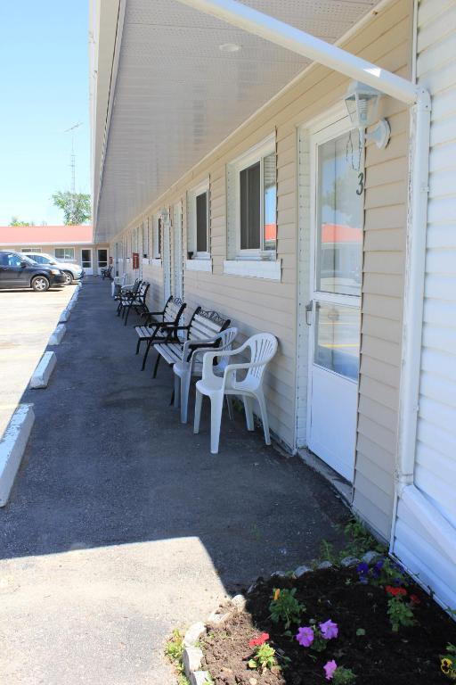Blue Jay Motel Peterborough Exterior foto