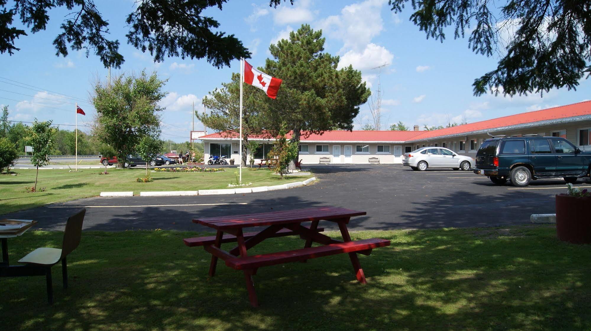 Blue Jay Motel Peterborough Exterior foto